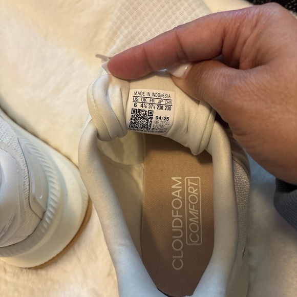 Women's Cream Sneakers - Picture 5 of 5